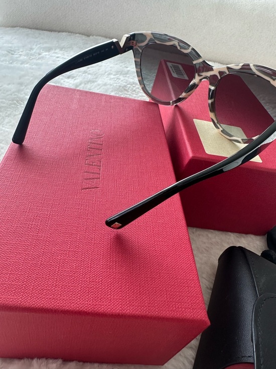 Authentic Valentino VA4089 5149/13 Women Black Cat Eye Sunglasses retail $422 main image 9